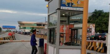 Perbaikan loket di Pelabuhan Penyeberangan Bakauheni.